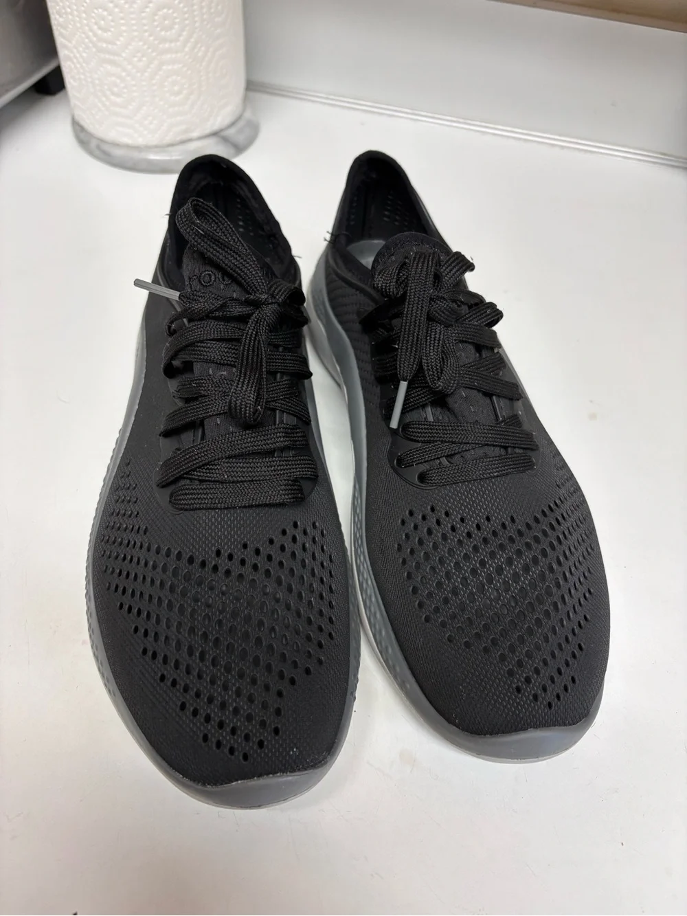 Men's sz 9.5-10 Crocs Lite Ride 360 Pacer trainers been worn once excellent cond